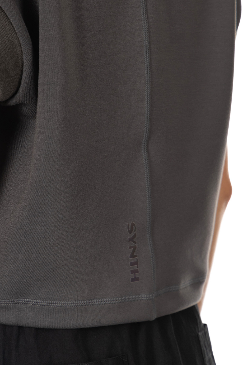 SYNTH - Sleeveless Cropped T - Olive Gray