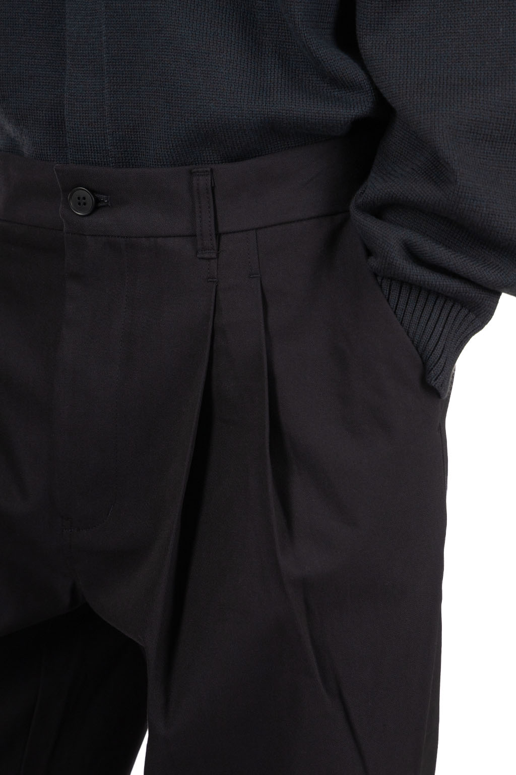 Still by hand - Deep Tuck Pressed Pants - Black Navy