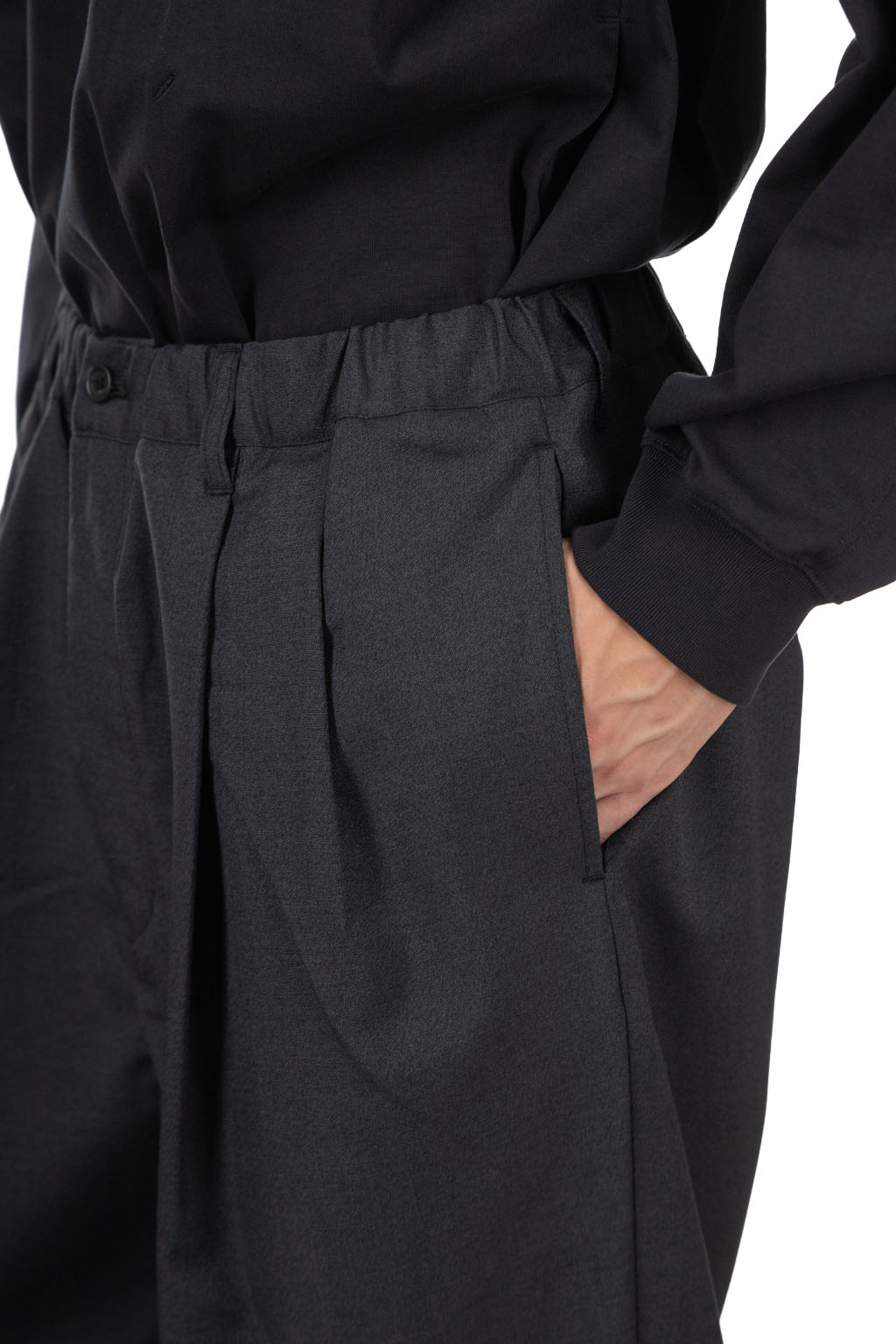 Still by hand - Relaxed 2 Tuck Pants - Charcoal